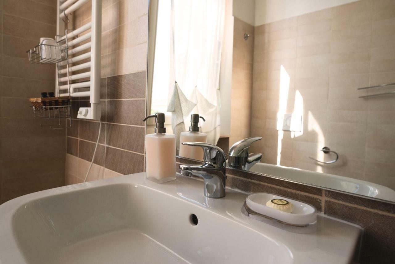 Villa Liberty B&B ファーノ エクステリア 写真